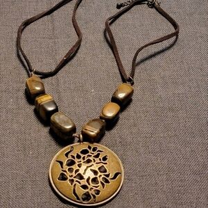 Tiger's Eye Stones Necklace Western boho Avon ‘07 Bronze like Medallion festival